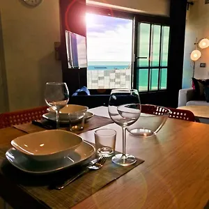 Modern & Bright Flat - 2 Min From The Sea Apartment